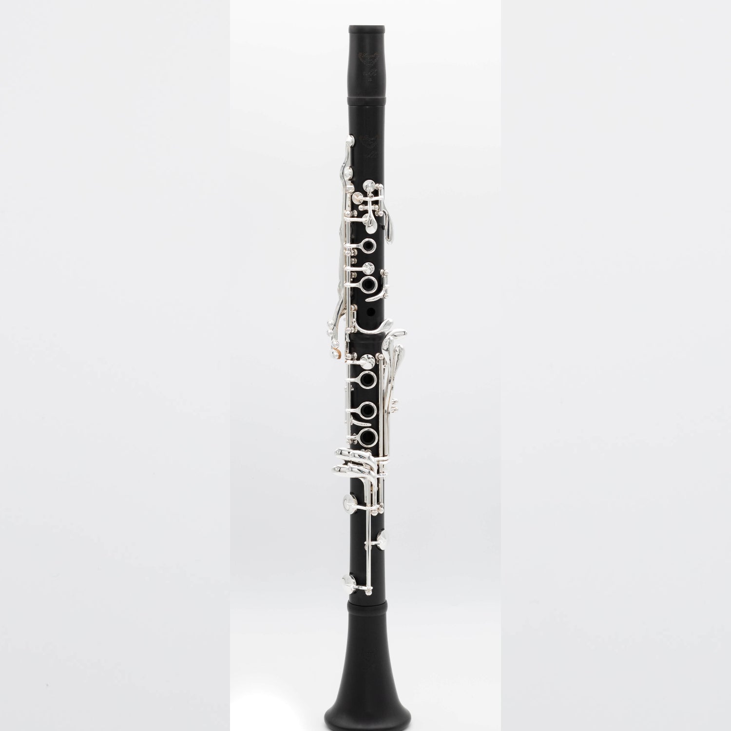 full front shot of Royal Global Max Bb clarinet on white background