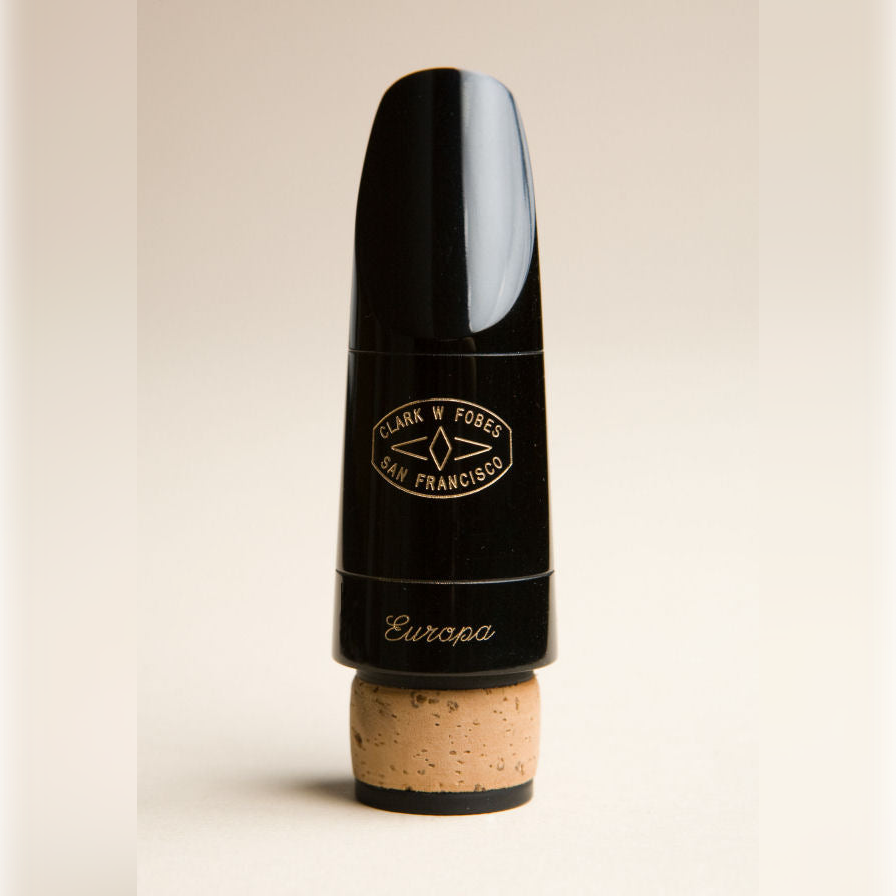 Clark Fobes Europa mouthpiece, frontal view, on taupe background